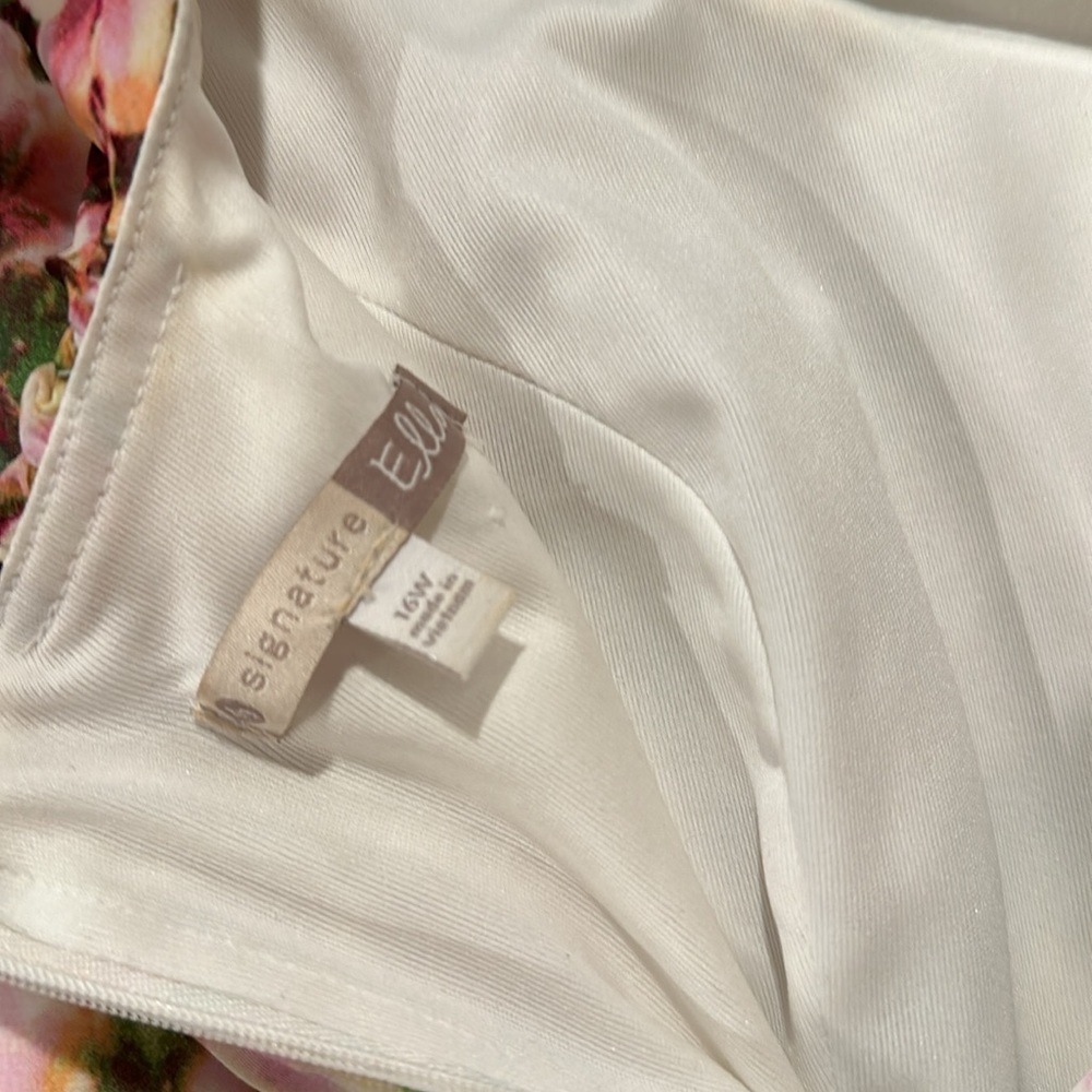 Signature Ella Midi Floral Dress, size 16W. - Picture 5 of 5